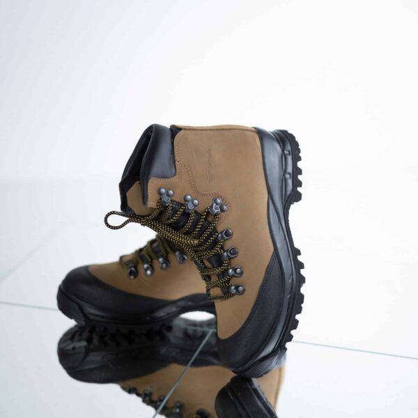 553P Tundra Hiking Boots - Image 2