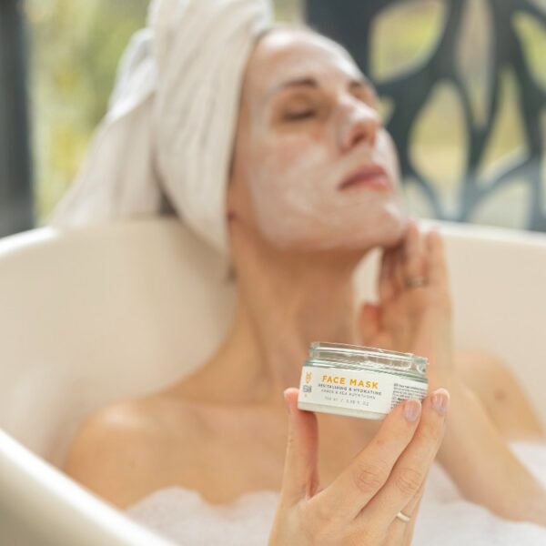 Revitalising & Hydrating Face Mask, 100 ml - Image 3