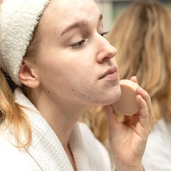 Face Cleanser Bar With Pink Clay, 50g - Image 4