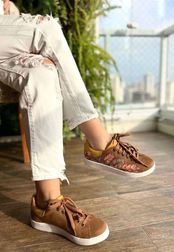 Mangará Women's Sneakers Embroidery Suede - Image 10