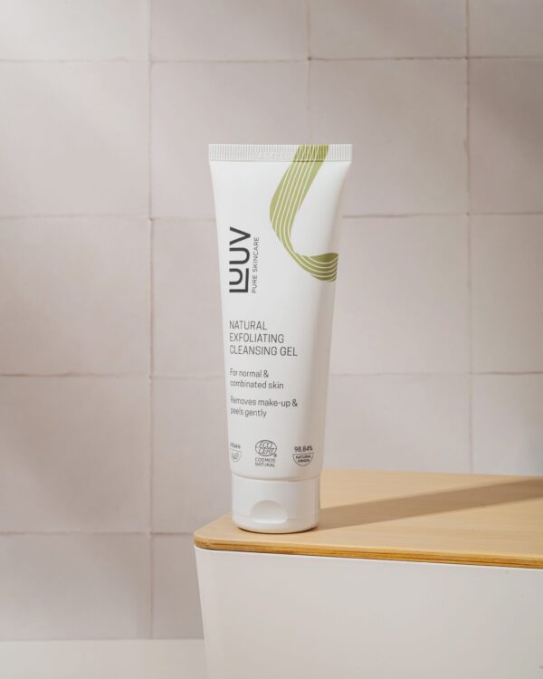 Natural Exfoliating Cleansing Gel with Bamboo, 75ml - Image 3