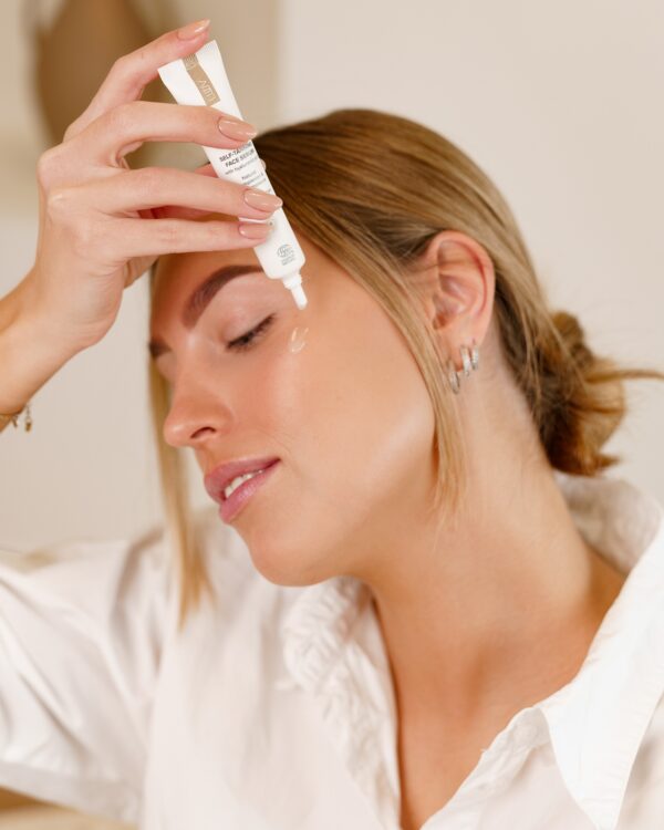 Self-Tanning Face Serum With Hyaluronic Acid, 20ml